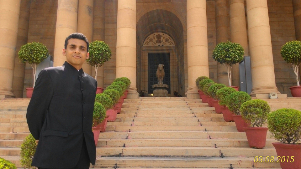 Soorya-at-the-Indian-Presidential-Palace-during-official-call-on-the-President-of-India.png