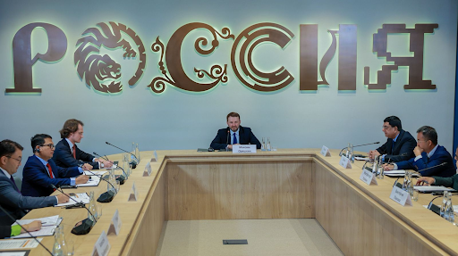 Experts-at-the-Open-Dialogue-at-the-Russia-National-Center.png